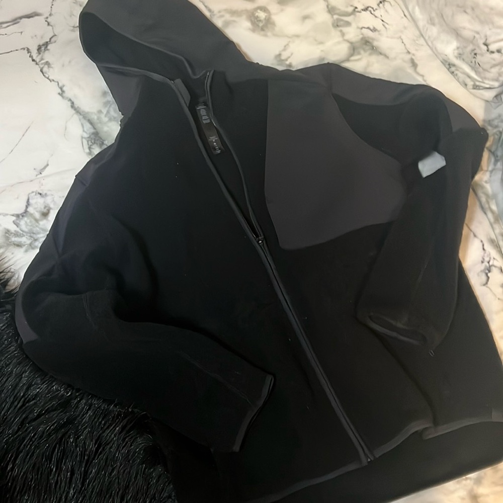 Men’s Lululemon fleece jacket